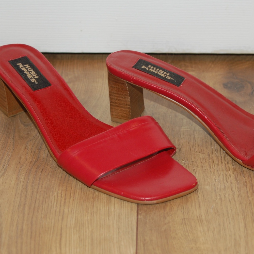 HUSH PUPPIES LEATHER SLIP ON SHOES